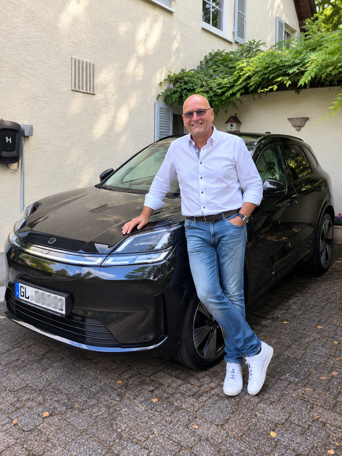 Ralph Hinsel mit seinem Lynk & Co 08